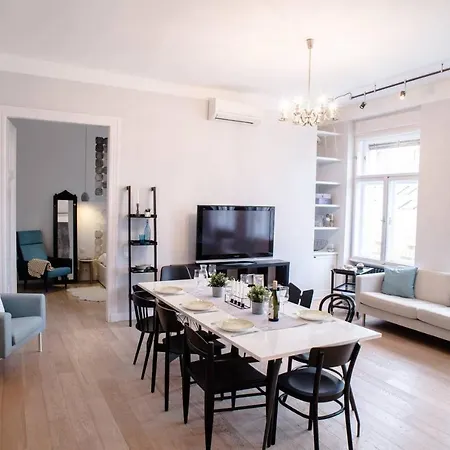 Апартаменты Stunning New Near Basilica *
