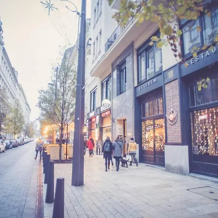 Апартаменты Stunning New Near Basilica *