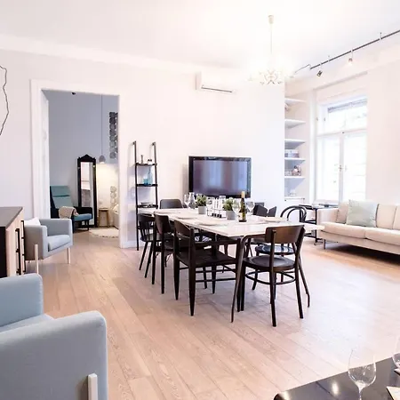 Stunning New Near Basilica