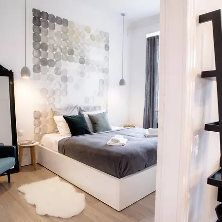 Stunning New Near Basilica Apartment *