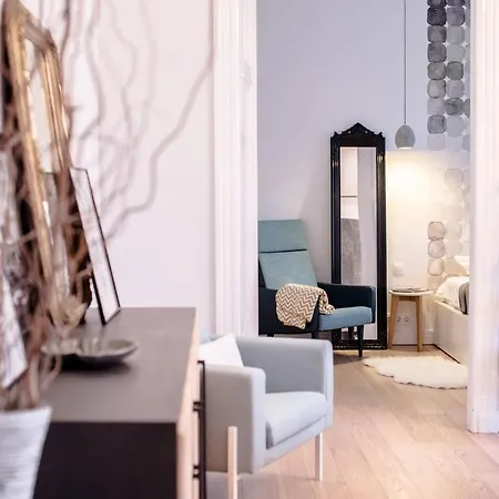 Stunning New Near Basilica Apartment Budapest