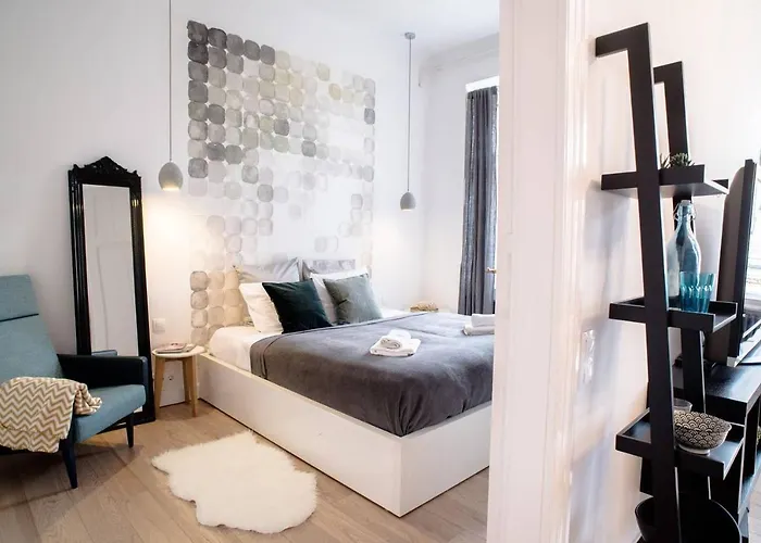 Stunning New Near Basilica Appartamento *